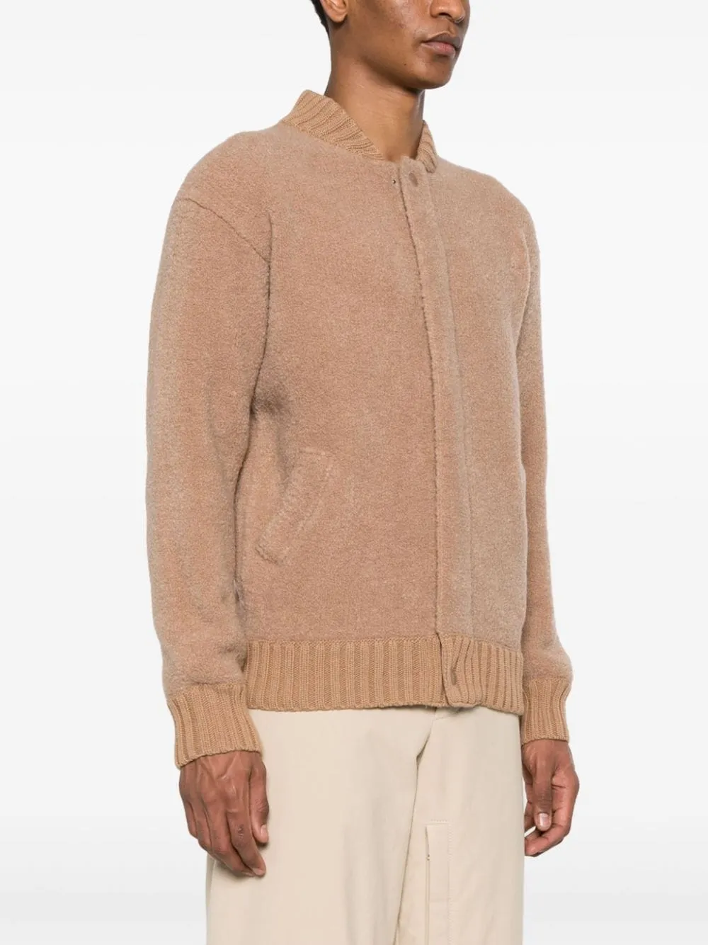 Cardigan con tasche in beige - uomo