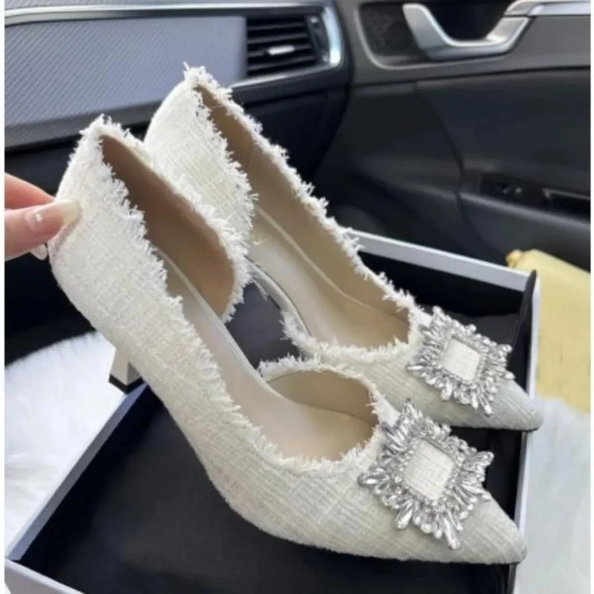 Décolleté da donna con strass design bianco, moda primaverile, punta a punta, tacco alto, donna elegante, scarpa da lavoro elega