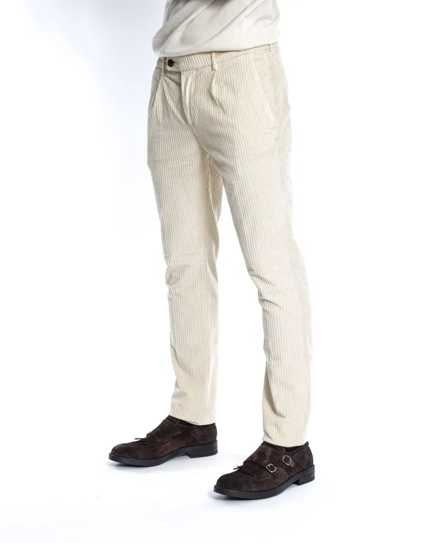 Pantaloni una pinces in velluto rocciatore color avena | NO LAB