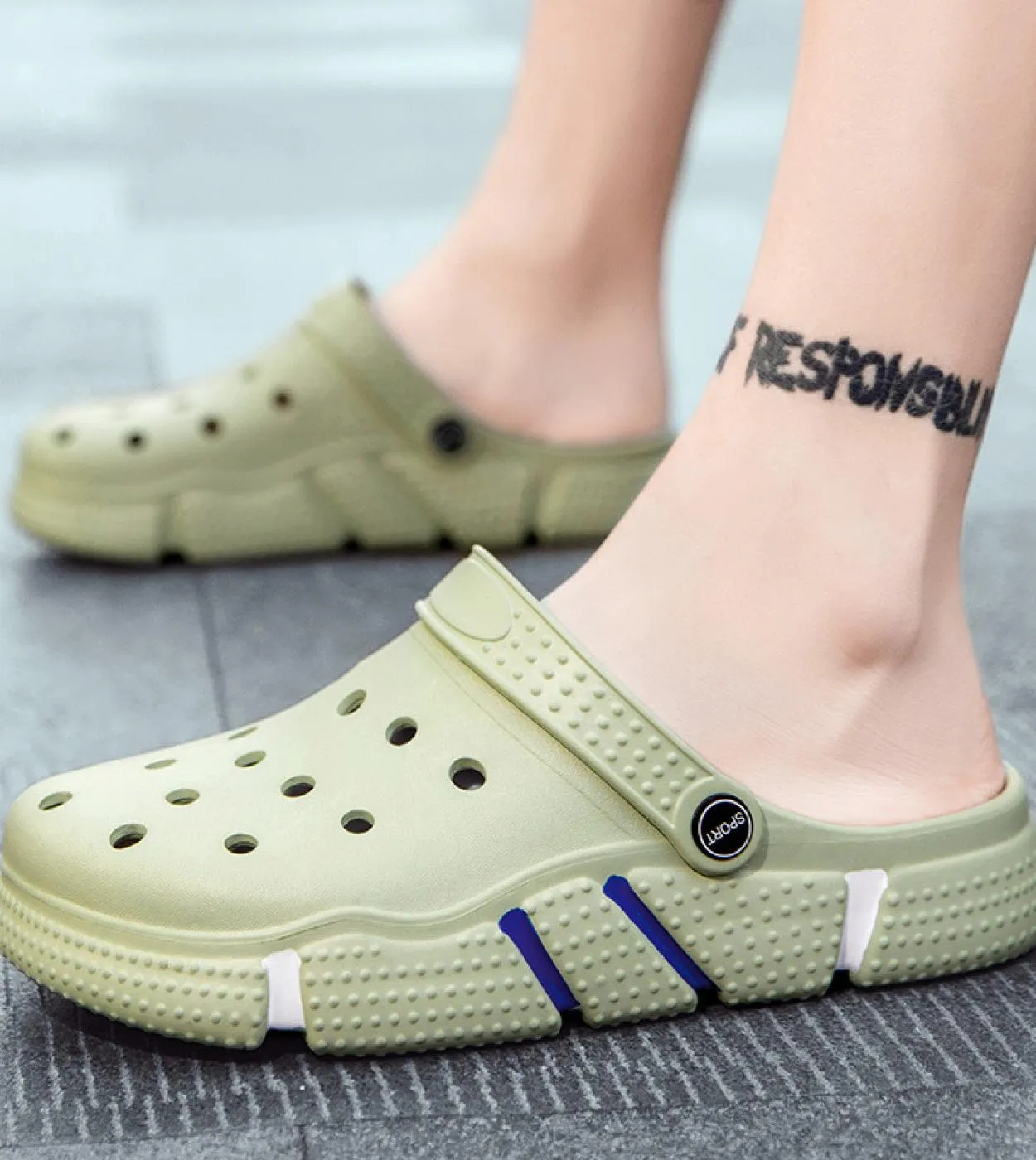 Sandali da uomo estivi Antiscivolo Zoccoli resistenti allusura Scarpe da giardino Scarpe con foro Pantofole Baotou allaperto S