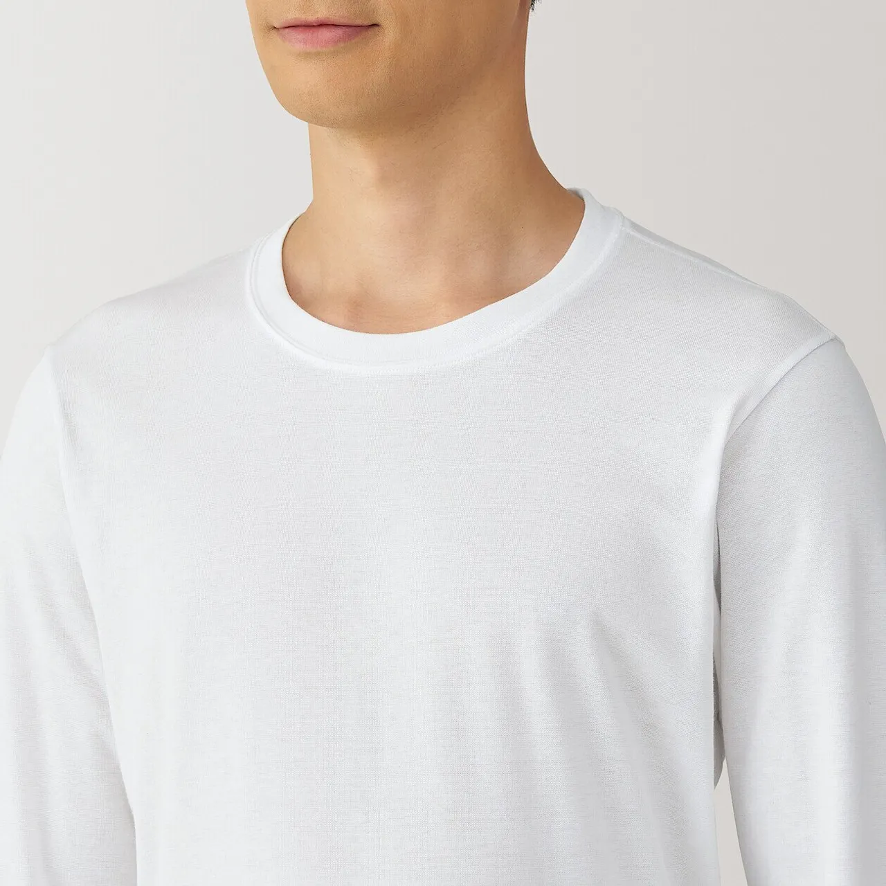 T‐shirt a maniche lunghe con scollo a U in cotone spesso uomo