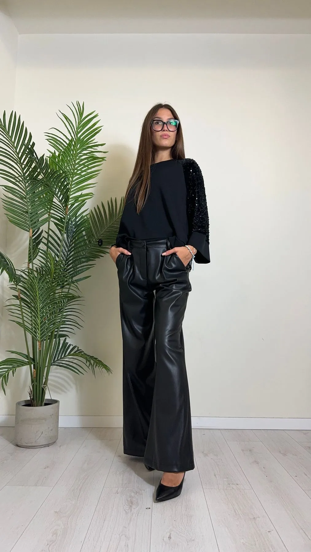 VENTISEI - P0363P37 - PANTALONE ECO PELLE PALAZZO CON PINCES E  TASCHE